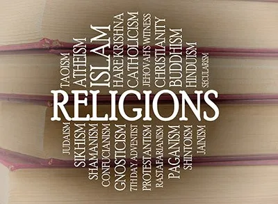 Nuvola di parole delle religioni, con “Religions” al centro e i nomi di molte fedi su una pila di libri